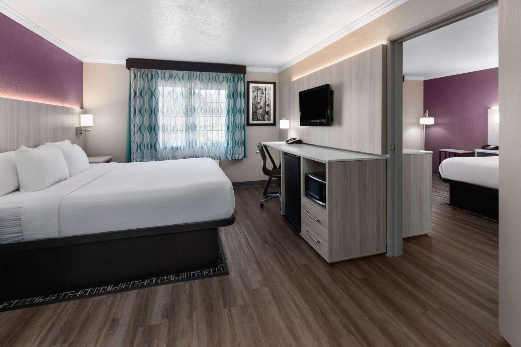 2 King Beds Two-Room Suite Non-Smoking